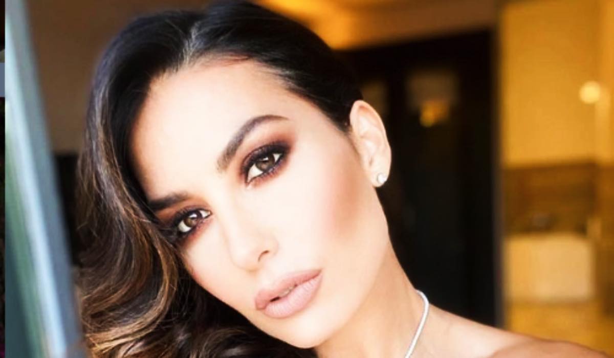 Elisabetta Gregoraci fa impazzire i fan: il look conquista tutti