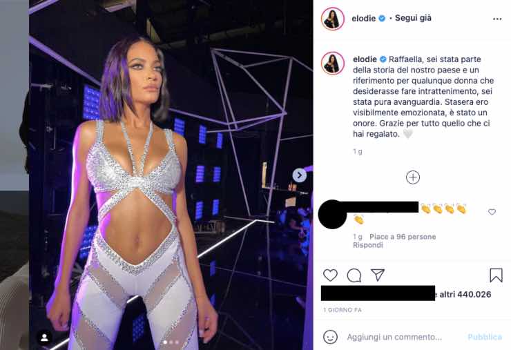 Elodie, scollatura pazzesca: fan in visibilio (FOTO)