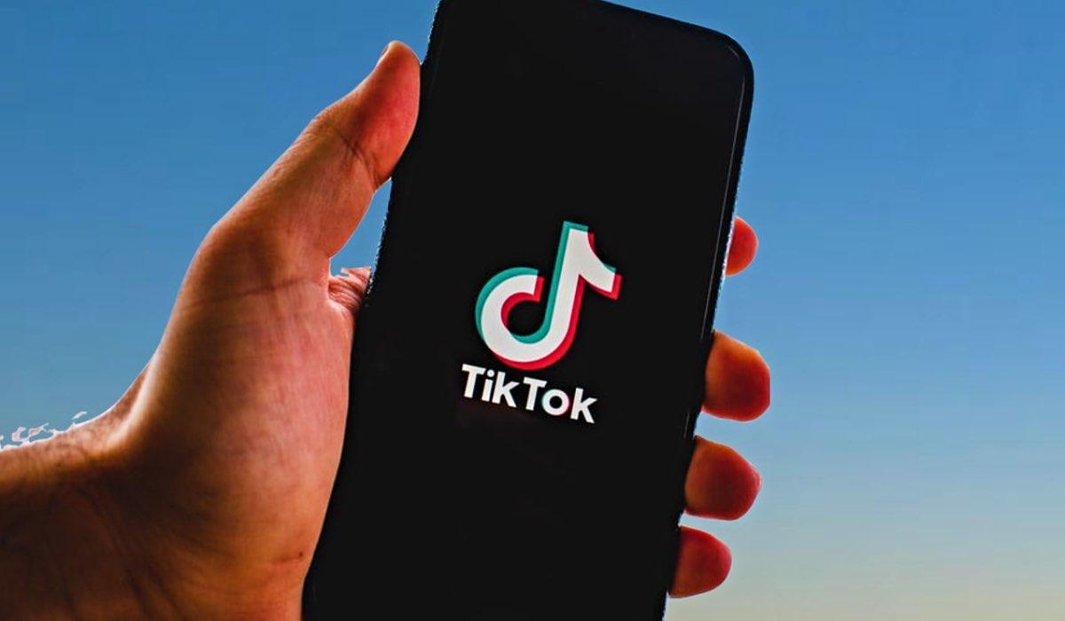 Tik Tok, effetti sugli adolescenti? Di che si tratta, pareri a confronto