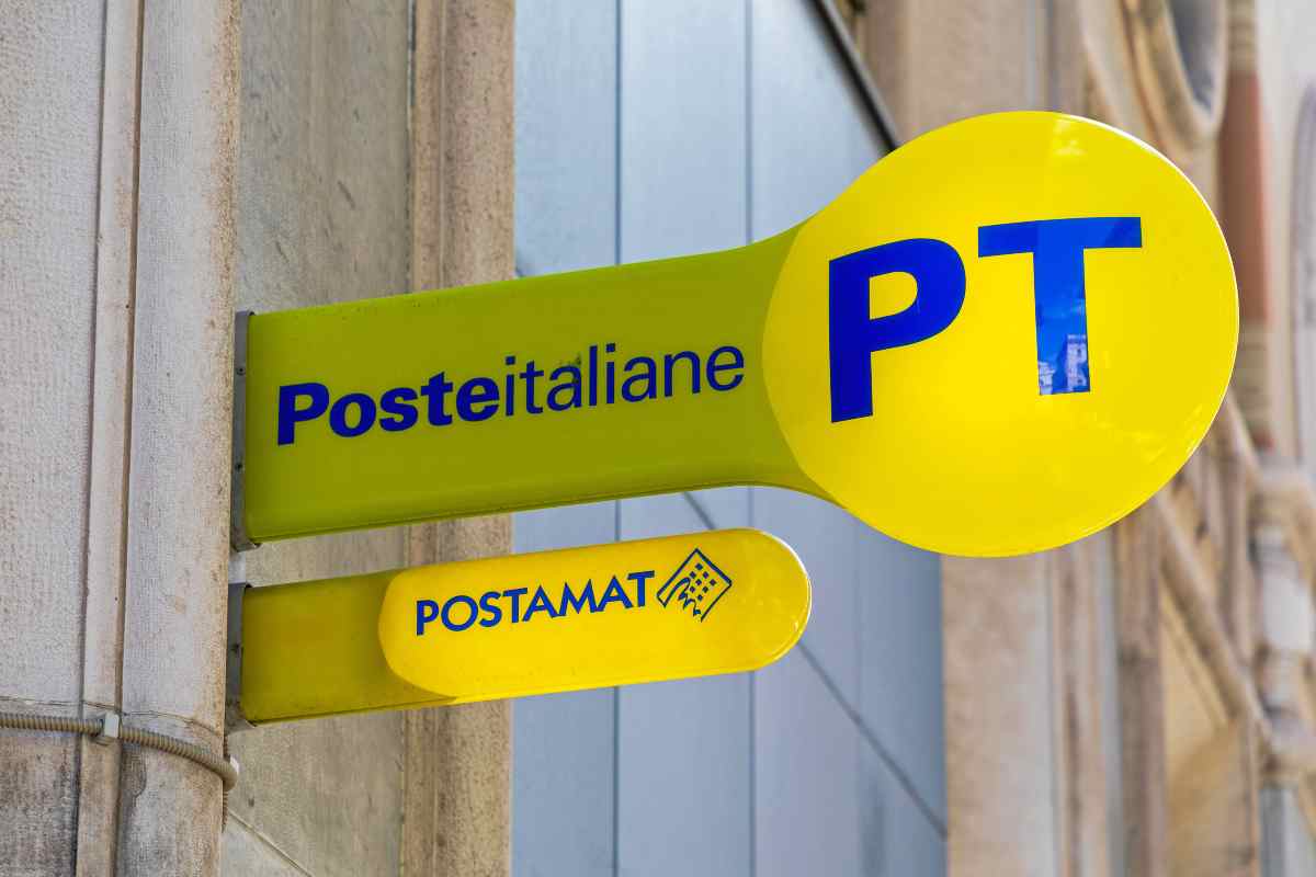 Poste Italiane, libretto Smart (AdobeStock)