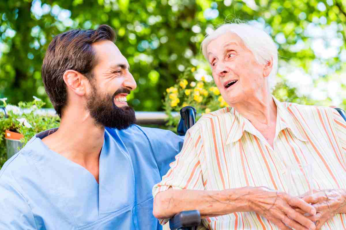 Pensione anticipata caregiver (AdobeStock)