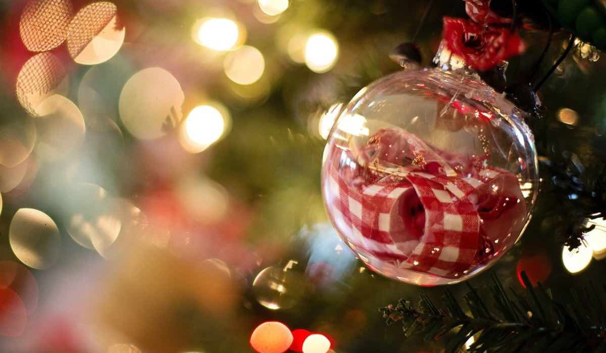 Natale, quanto consumano le luci: occhio alle soluzioni per risparmiare