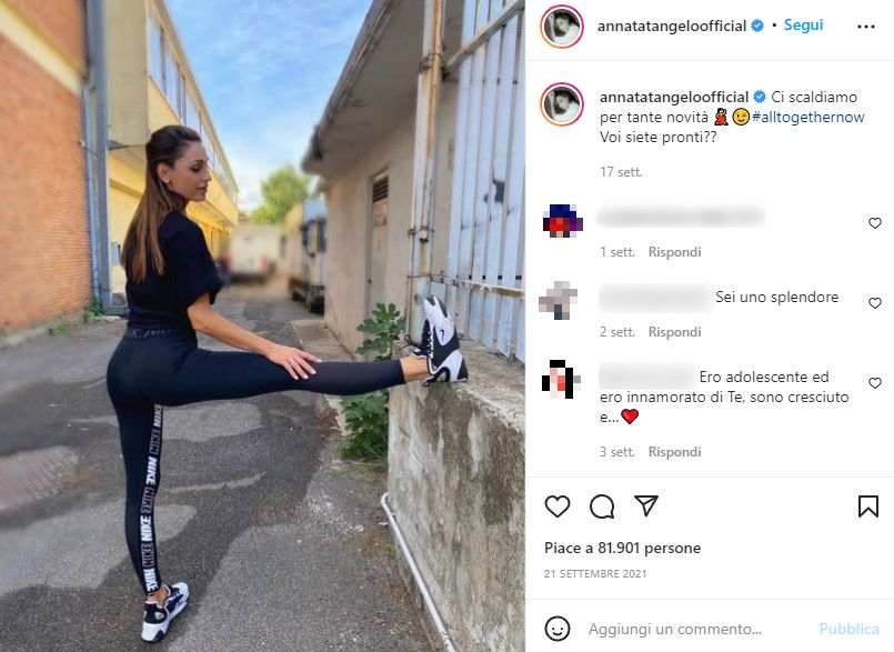 Anna Tatangelo, stretching