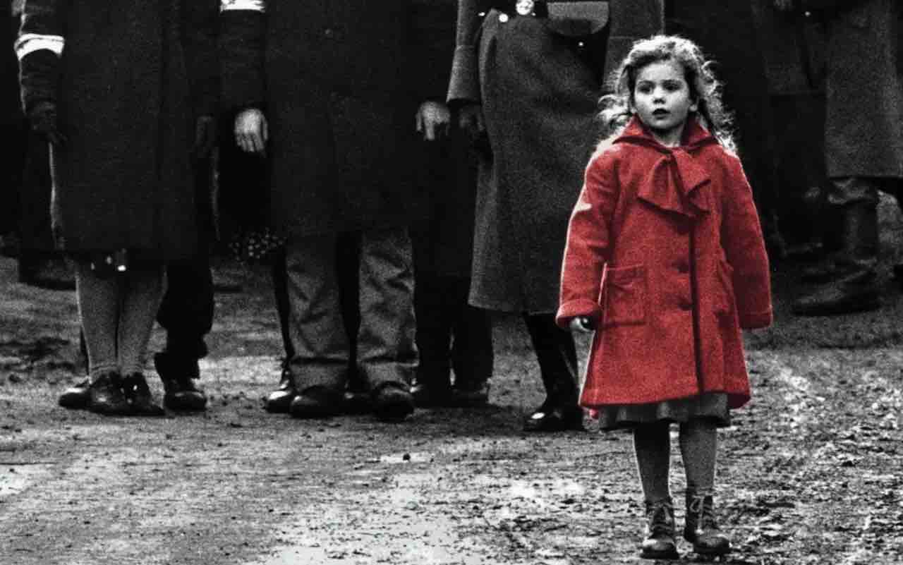 Schindler's Lista, bambina con il cappotto rosso