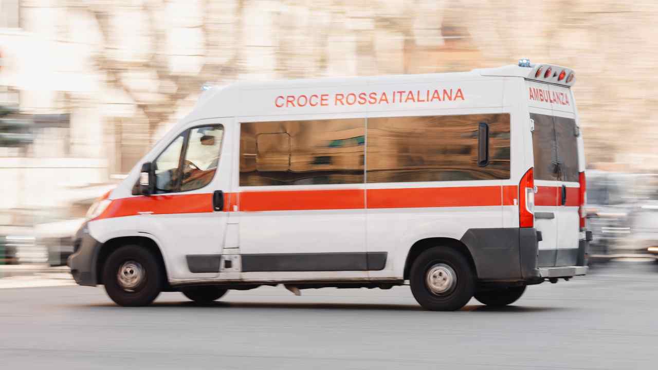 Ambulanza, dramma Roma
