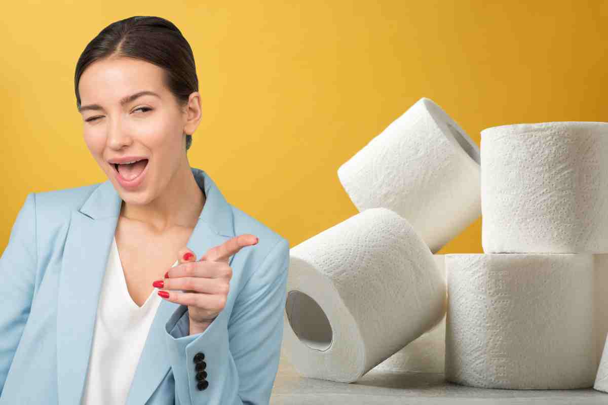 Rotolo carta igienica per pulire casa